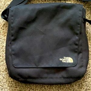 Cross body travel bag ! Vintage piece!